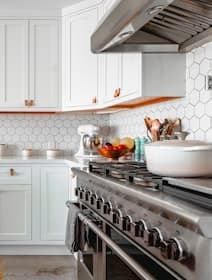 Shaker kitchen with marble worktop